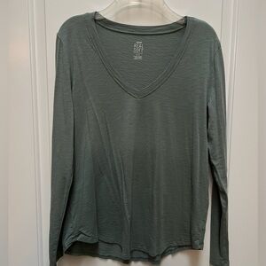 Casual women’s long sleeve top, size M from Aerie